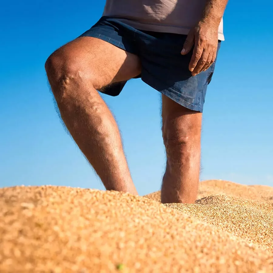 Discover specialized strategies for maintaining vein health in the dry, intense heat of the American Southwest. Learn how to prevent dehydration-related vein issues and protect your circulation in desert climates.